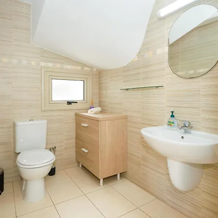 Villa Breeze *
